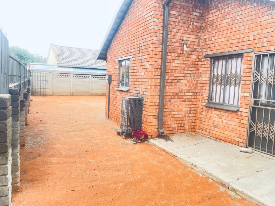 3 Bedroom Property for Sale in Roodepan Northern Cape